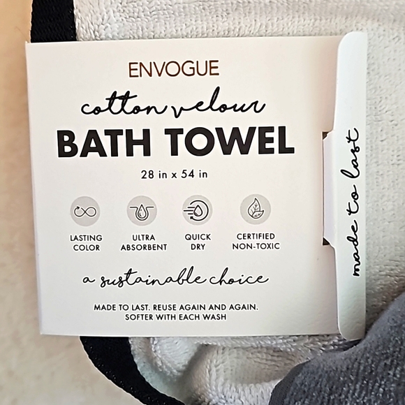 NWT-ENVOGUE Bath Towels - Set of Two-Measure 28" x 54" - Picture 3 of 5